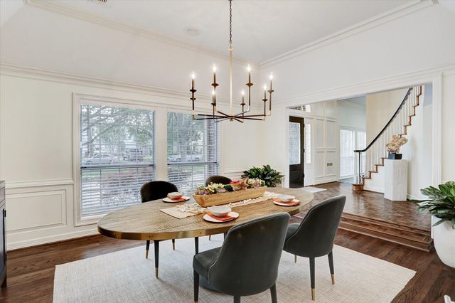 5411 Pine Street, Bellaire, TX 77401