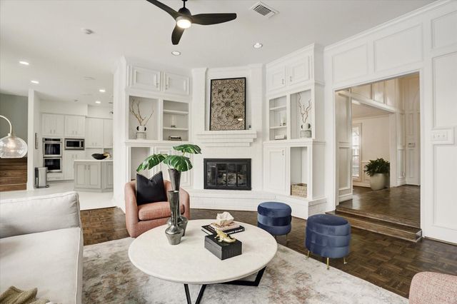 5411 Pine Street, Bellaire, TX 77401