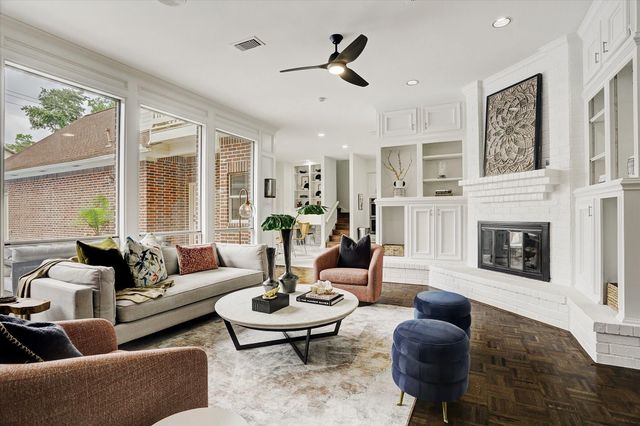 5411 Pine Street, Bellaire, TX 77401