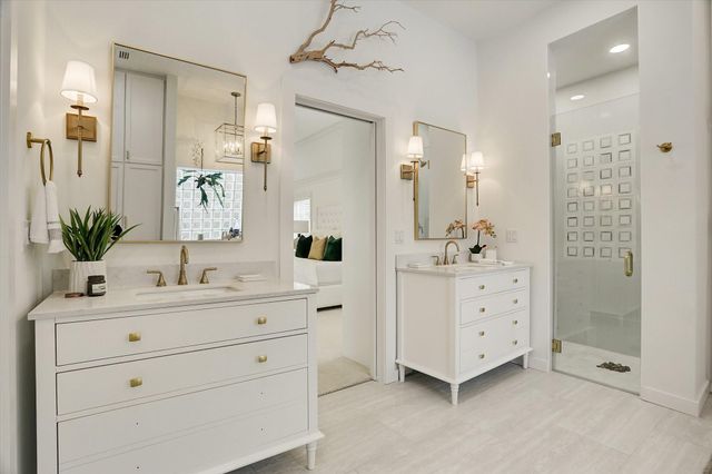 5411 Pine Street, Bellaire, TX 77401