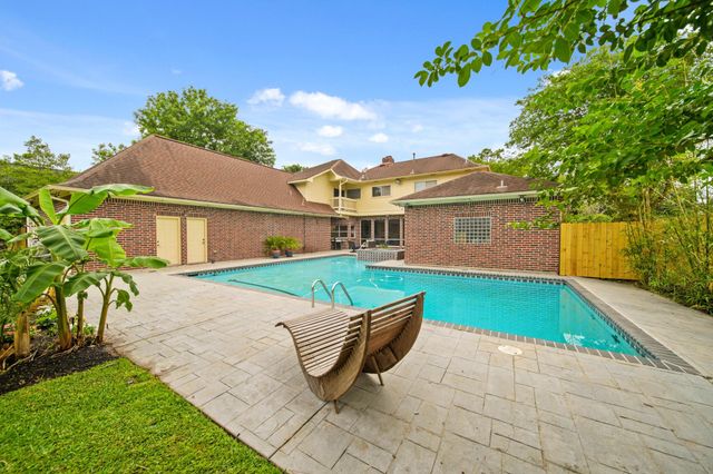 5411 Pine Street, Bellaire, TX 77401