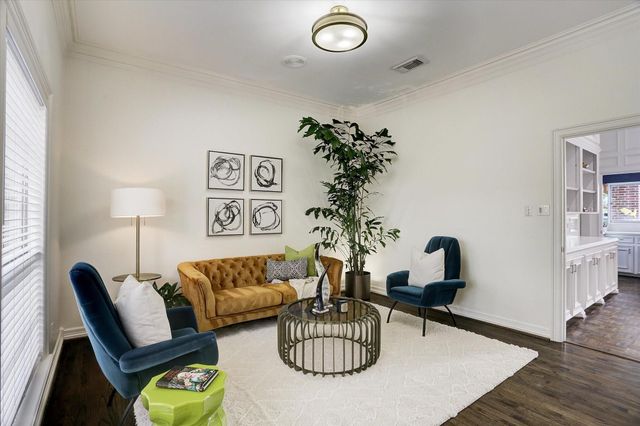 5411 Pine Street, Bellaire, TX 77401