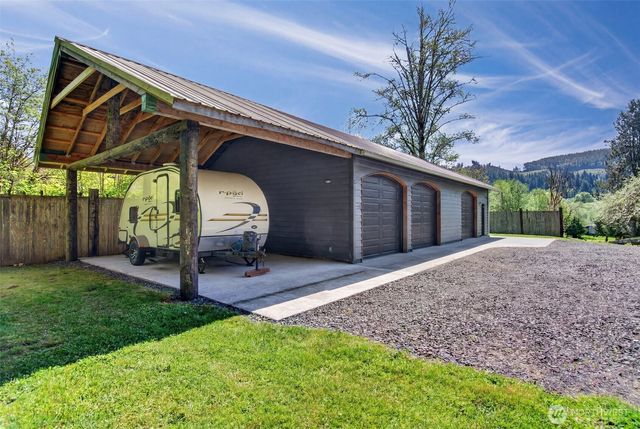 865 E Valley Road, Skamokawa, WA 98647