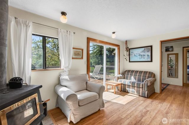 865 E Valley Road, Skamokawa, WA 98647