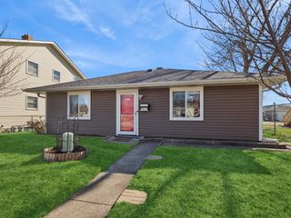 1431 Elizabeth Avenue, North Chicago, IL 60064