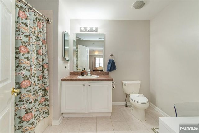 454 Cambridge Drive, Butler Borough, NJ 07405