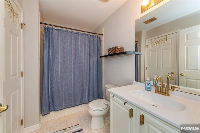 454 Cambridge Drive, Butler Borough, NJ 07405