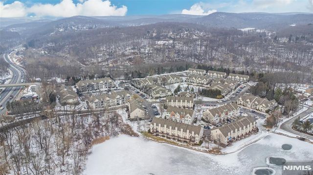 454 Cambridge Drive, Butler Borough, NJ 07405