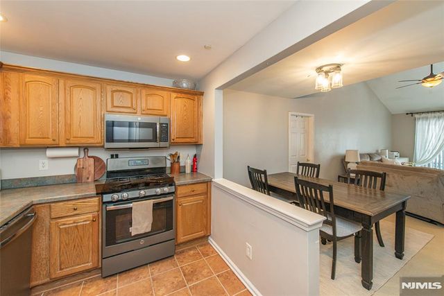 454 Cambridge Drive, Butler Borough, NJ 07405