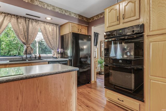 7901 Glenoak Parkway, Fort Wayne, IN 46815