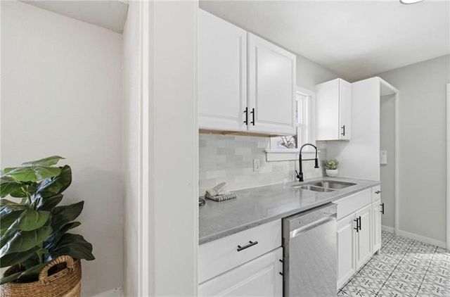 1701 Cleveland Avenue, Kansas City, KS 66104