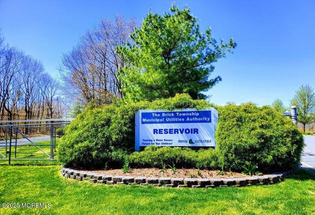 720 Maidenstone Drive, Brick, NJ 08724