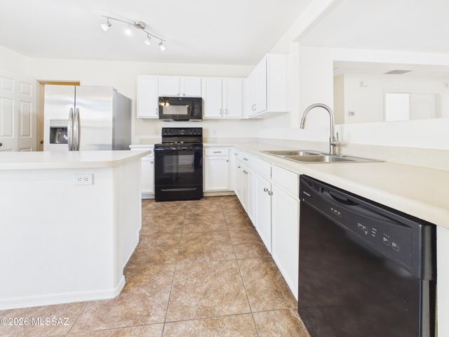 9974 E Deer Trail, Tucson, AZ 85748
