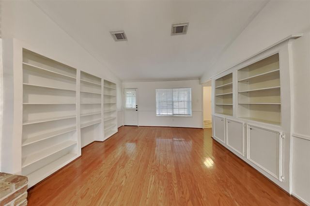 2137 Parkdale Drive, Houston, TX 77339