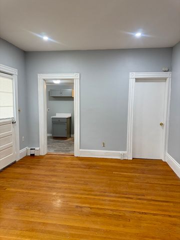 324 Granite St A, Quincy, MA 02169