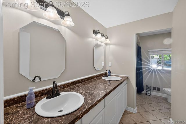 40142 Pallazo Street, Clinton Charter Township, MI 48038