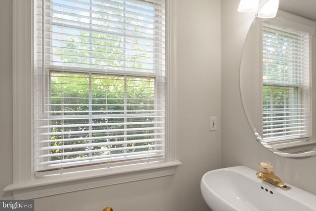 1334 LESSARD LN, Mclean, VA 22101
