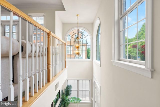 1334 LESSARD LN, Mclean, VA 22101