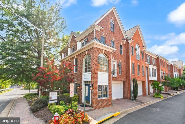 1334 LESSARD LN, Mclean, VA 22101