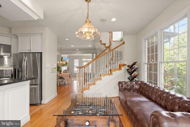 1334 LESSARD LN, Mclean, VA 22101