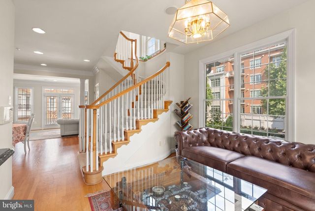 1334 LESSARD LN, Mclean, VA 22101