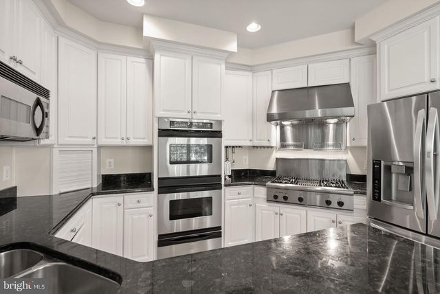 1334 LESSARD LN, Mclean, VA 22101