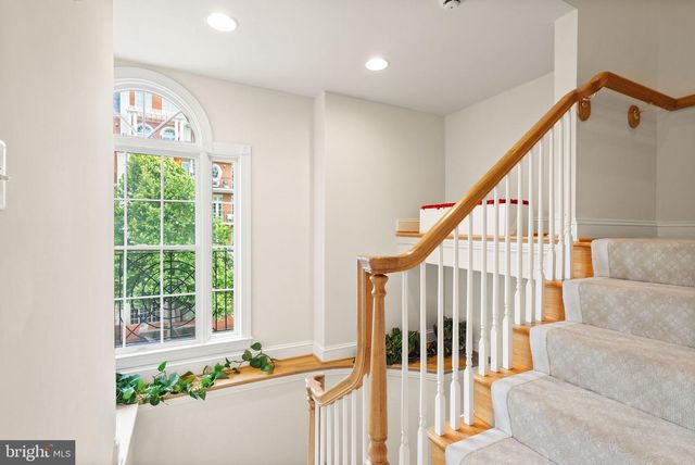 1334 LESSARD LN, Mclean, VA 22101