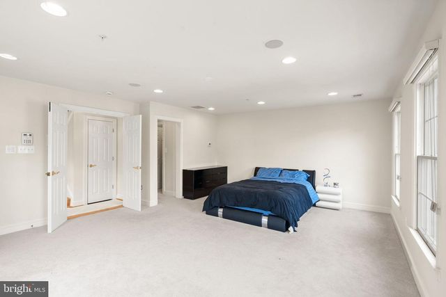 1334 LESSARD LN, Mclean, VA 22101