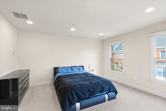 1334 LESSARD LN, Mclean, VA 22101