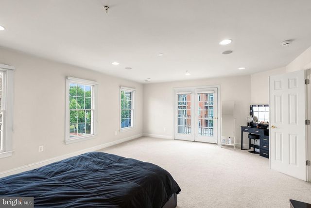 1334 LESSARD LN, Mclean, VA 22101