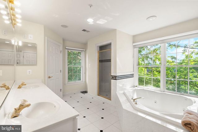 1334 LESSARD LN, Mclean, VA 22101