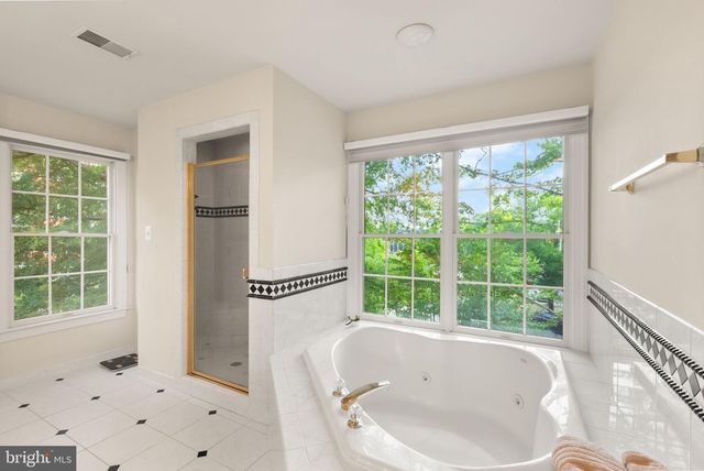 1334 LESSARD LN, Mclean, VA 22101