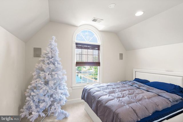 1334 LESSARD LN, Mclean, VA 22101