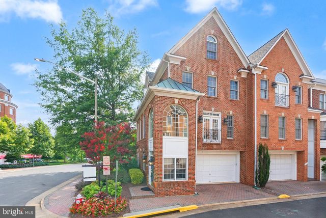 1334 LESSARD LN, Mclean, VA 22101