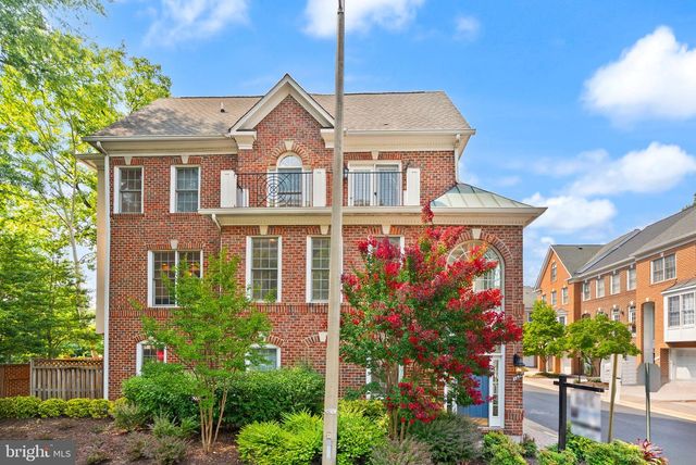 1334 LESSARD LN, Mclean, VA 22101
