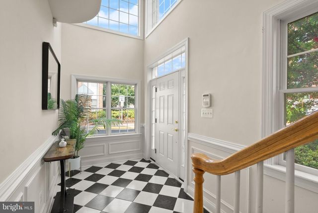 1334 LESSARD LN, Mclean, VA 22101