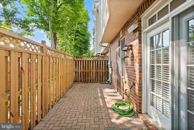 1334 LESSARD LN, Mclean, VA 22101