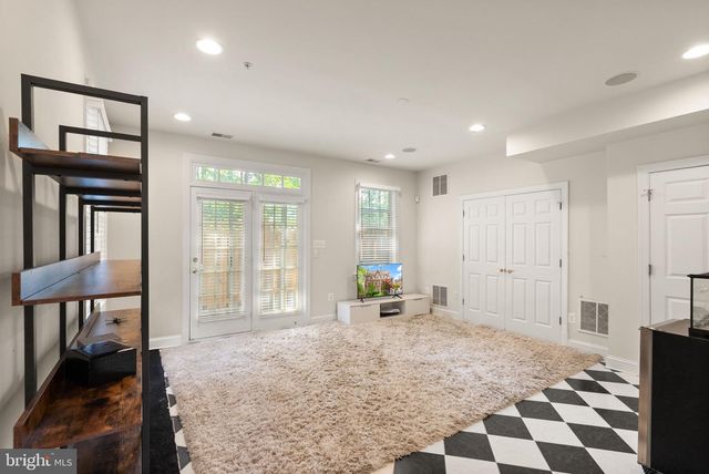 1334 LESSARD LN, Mclean, VA 22101