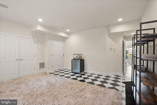 1334 LESSARD LN, Mclean, VA 22101