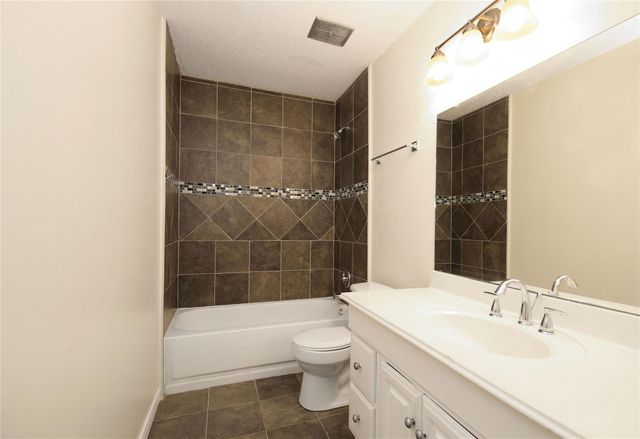 18203 Brooknoll Drive, Houston, TX 77084