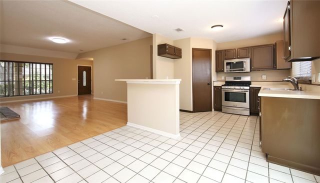 18203 Brooknoll Drive, Houston, TX 77084