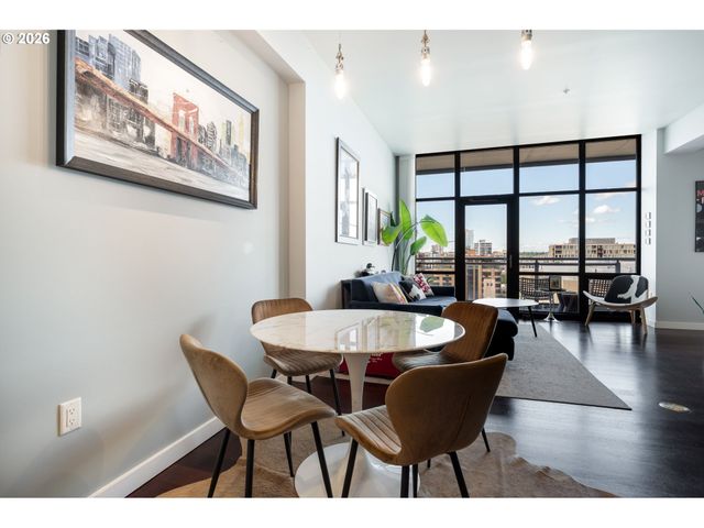 1025 Nw COUCH St 1217, Portland, OR 97209