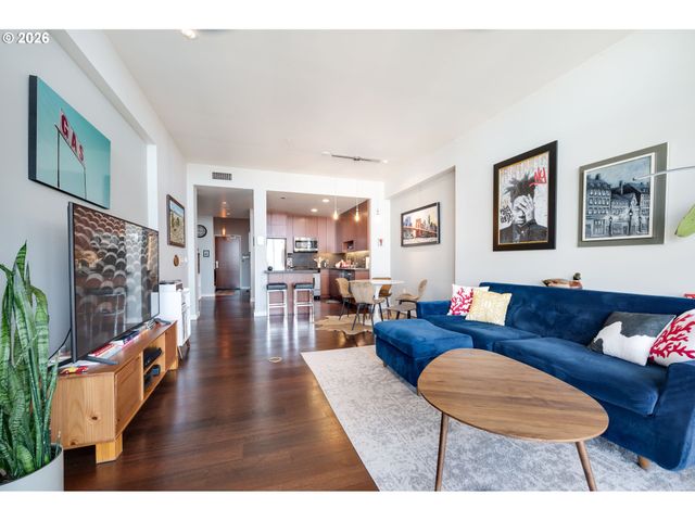 1025 Nw COUCH St 1217, Portland, OR 97209