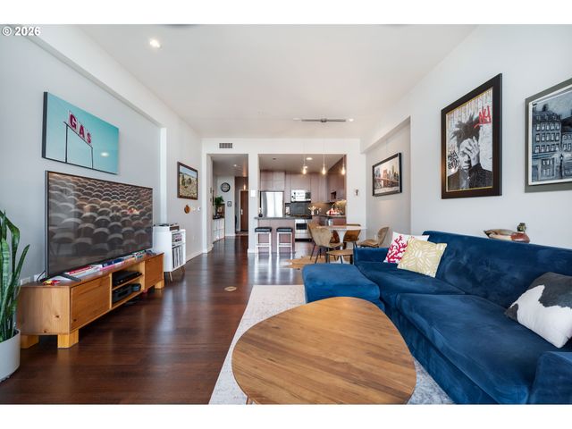 1025 Nw COUCH St 1217, Portland, OR 97209