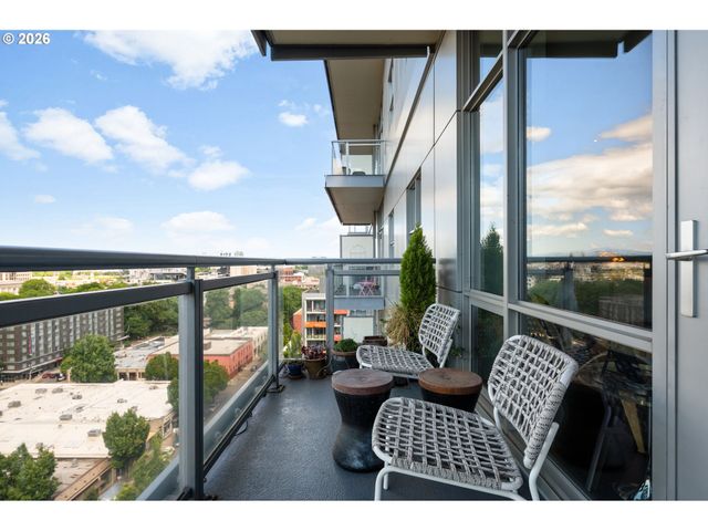 1025 Nw COUCH St 1217, Portland, OR 97209