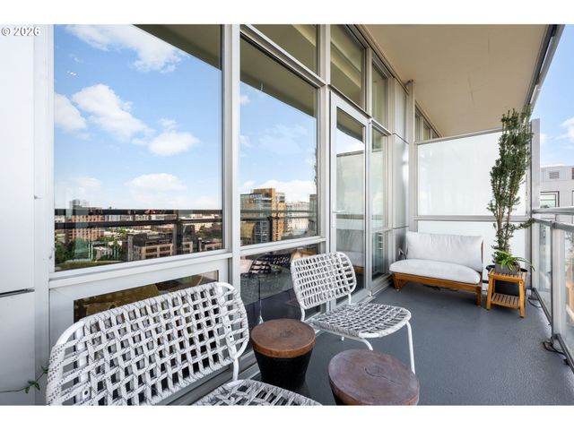 1025 Nw COUCH St 1217, Portland, OR 97209
