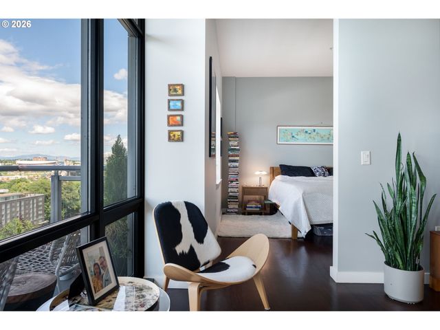 1025 Nw COUCH St 1217, Portland, OR 97209