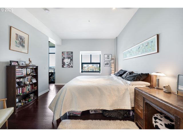 1025 Nw COUCH St 1217, Portland, OR 97209