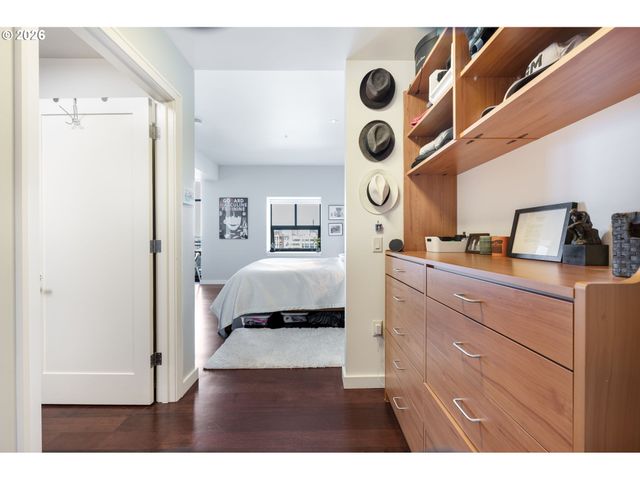 1025 Nw COUCH St 1217, Portland, OR 97209