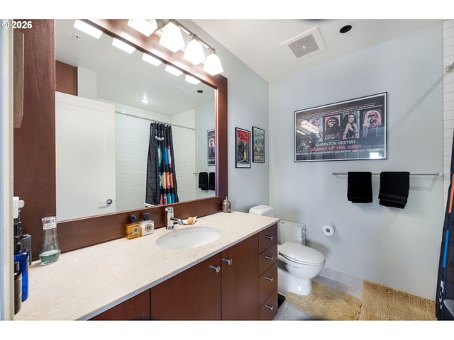 1025 Nw COUCH St 1217, Portland, OR 97209